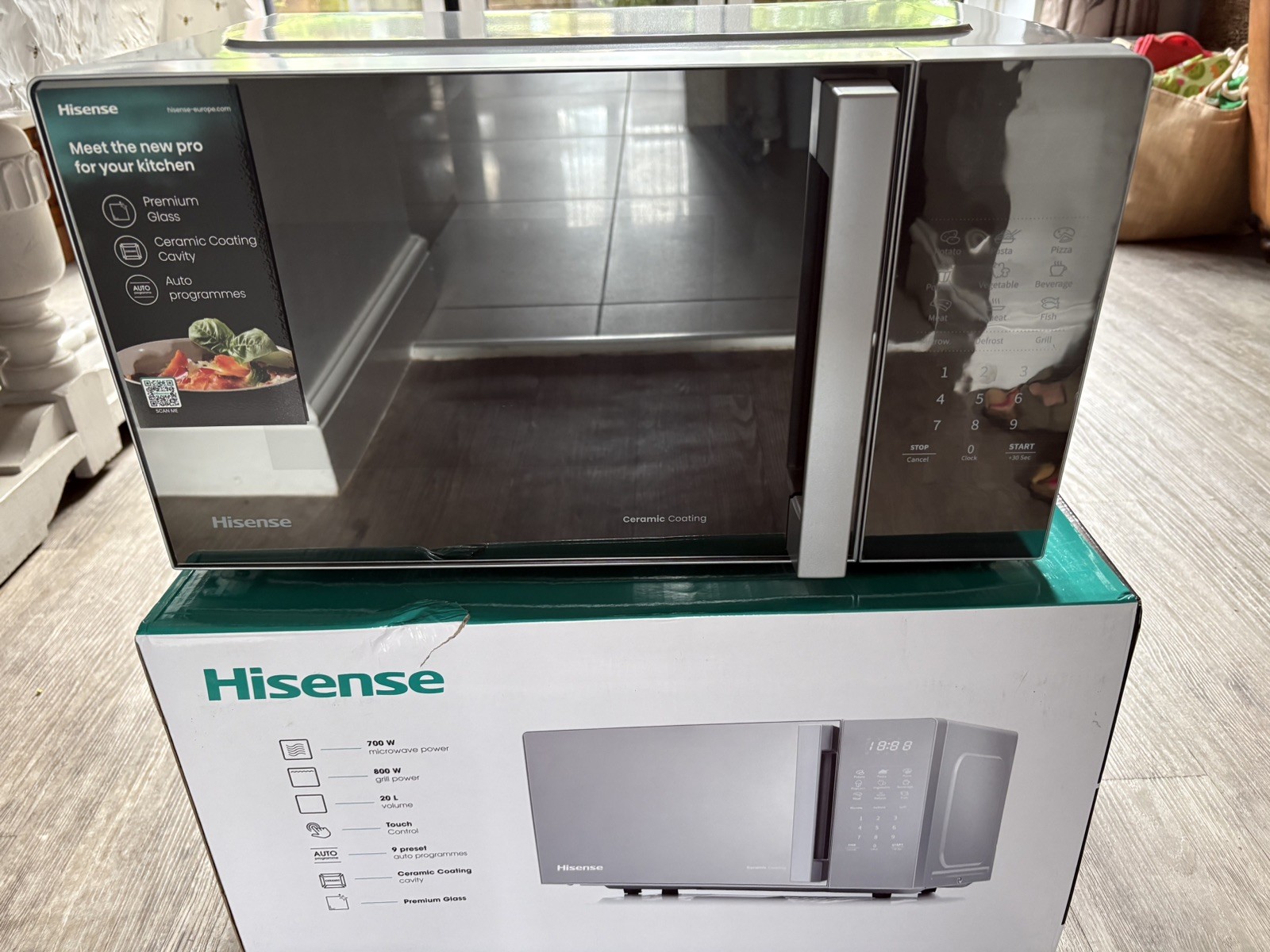 Hisense Microwave. Silver