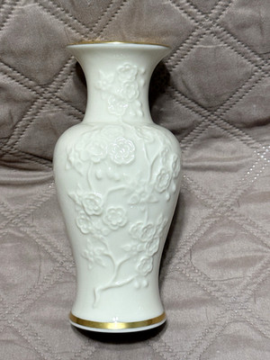 Vintage Lenox Ivory Porcelain Bud Vase Embossed Floral Pattern Gold Trim 6.5 