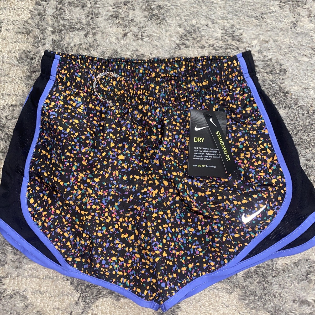 womens nike standard fit shorts