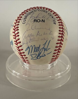 1991 ATLANTA BRAVES TEAM SIGNED BASEBALL WITH TOM GLAVINE NATIONAL