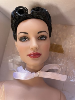 Tonner Doll～Wizard of Oz Ozmopolitan～ Tonner The Wizard of Oz Doll Lady Ozmopolitan Green Dress 2006