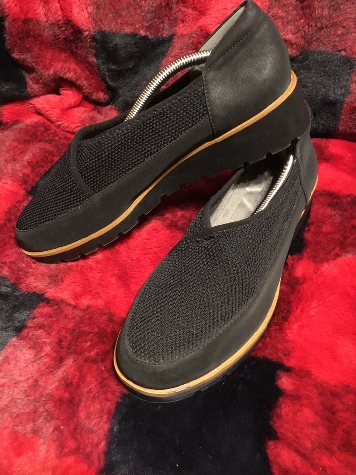 Rare Adrienne Vittadini Woman’s Slip On Comfortable ￼Loafers Sz 11 - Image 4 of 4