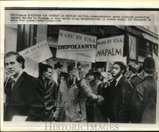 1968 Press Photo People protesting against Vietnam war, London - pim01212