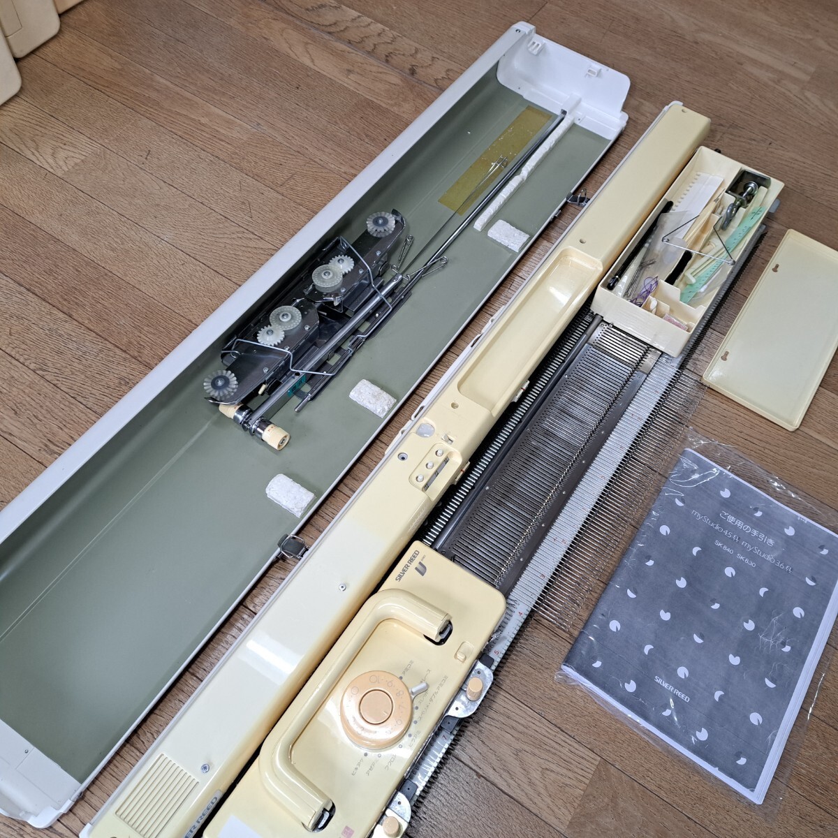 SILVER REED SK840 4.5mm Electronic knitting machine Completed