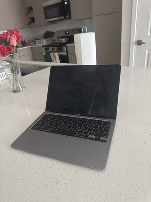 Apple MacBook Air 13 in 2020 Space Gray/Apple M1 3.2 GHz, 512 GB 8 GB 8-Core