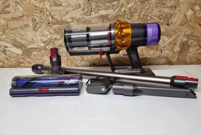 Dyson V15 Akku-Stielstaubsauger Zyklon funktionstüchtig & gebraucht