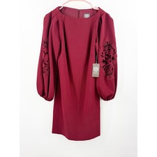 Vince Camuto Dress Women’s Size 2 NWT Boat Neck Signature Crepe Shift embroidery