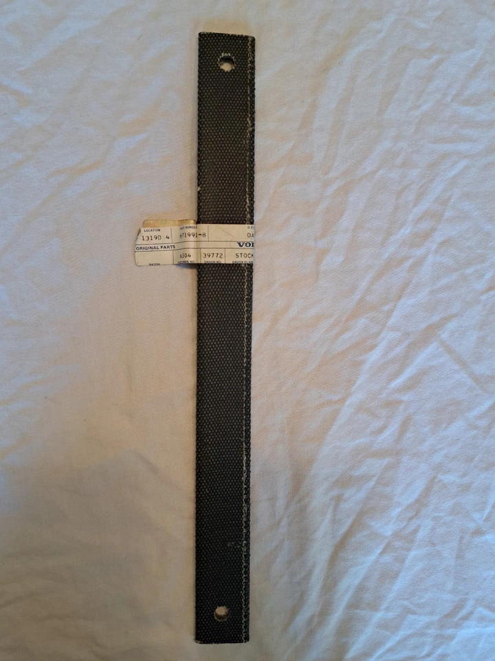 NOS Volvo P1800 & 122S Rear Axle Limit Strap 671991-8 - Image 4 of 4