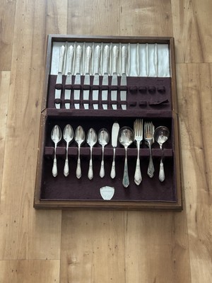 Vintage WM Rogers Oneida LTD Stainless Unknown Pattern Lot (50) pc MCM Free Ship