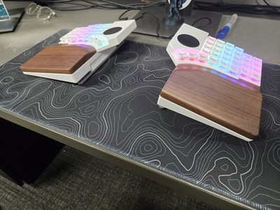 MoErgo Go60 Wireless Split Ergo Keyboard W/ Walnut Palm Rest Plum Blossom 45g