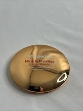 MCoBeauty Miracle Flawless Pressed Powder - 1 Light