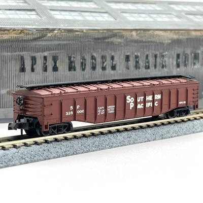 AHM N Scale 4453G Southern Pacific 50ft Covered Gondola SP 328000