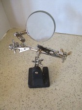 WORKBENCH MAGNIFYING GLASS, CLIPS FOR FINE DETAIL WORK, ADJUSTABLE, 2.5" MAGNIFY