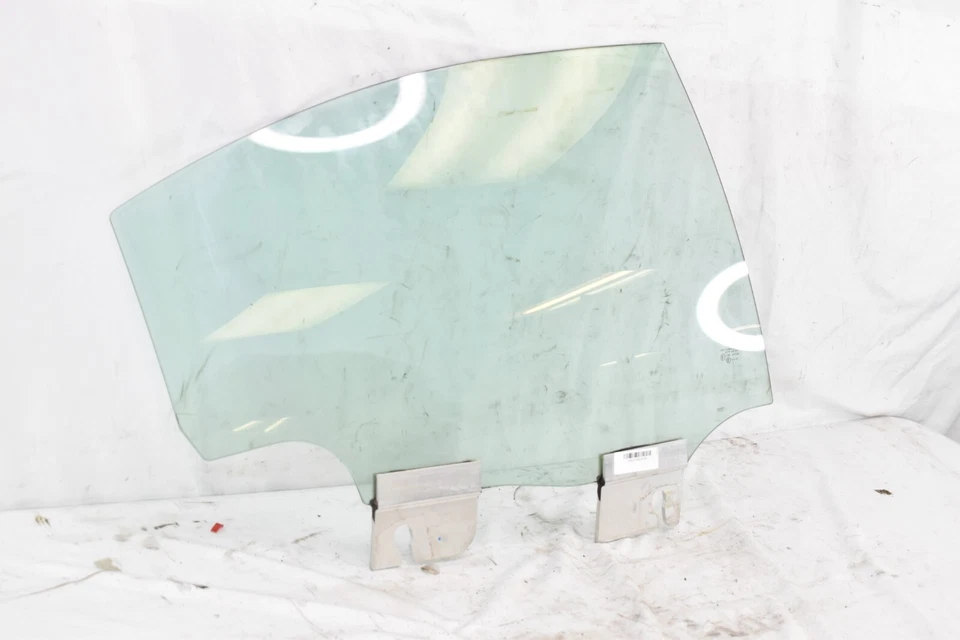 Fabricante de equipos originales Maserati Ghibli 2014-2021 puerta trasera derecha pasajero puerta lateral ventana auto vidrio Foto 3 de 4