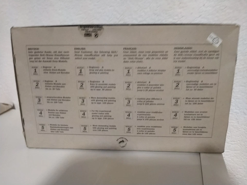 modellino Auto Scala 1/24 Revell Mercedes 300 SLR Mille Miglia - Immagine 2 di 4