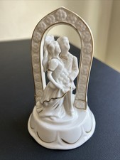 Vintage Style Wedding Bride Groom Trellis Figurine Cake Topper