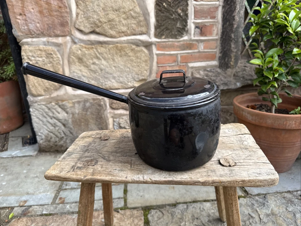 Vintage Gypsy Pan Black Enamel Long Handle Campfire Camping Heavy With Lid - Image 2 of 4