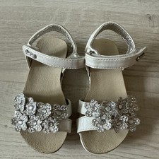 Embellished White Sandals with Floral Bead Detail