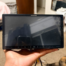 Alpine iLX-007 2 DIN Touchscreen Digital Media Receiver