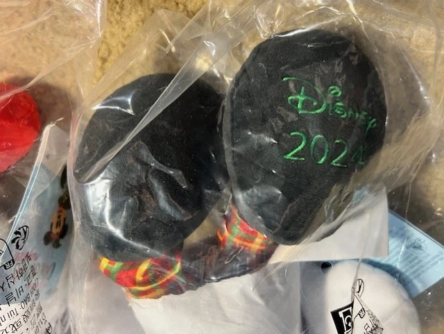 Disney Store 2024 Mickey & Minnie Mouse 16” Muñecas de peluche navideñas ¡NUEVAS! Foto 4 de 4