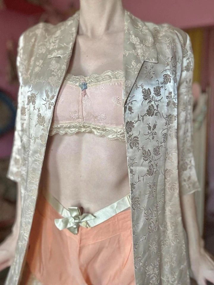 Vintage 40s/50s Champagne Floral Brocade Robe Jacket, Open Front, Size L - Изображение 2 из 4