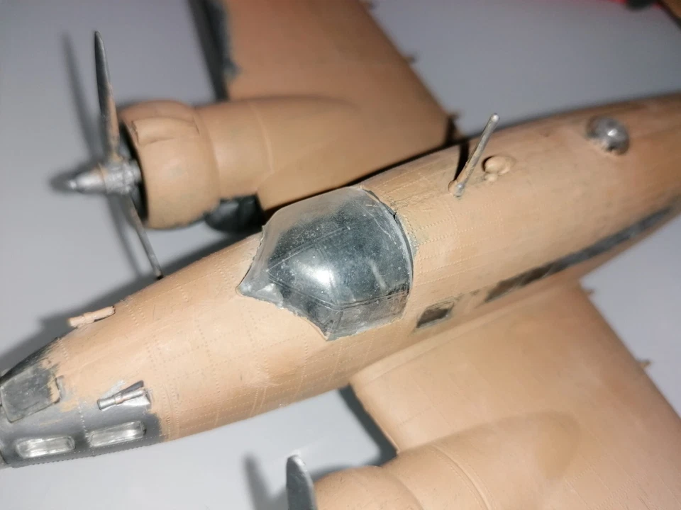 Airfix? Lockheed Hudson assemblato vintage no box - Immagine 4 di 4