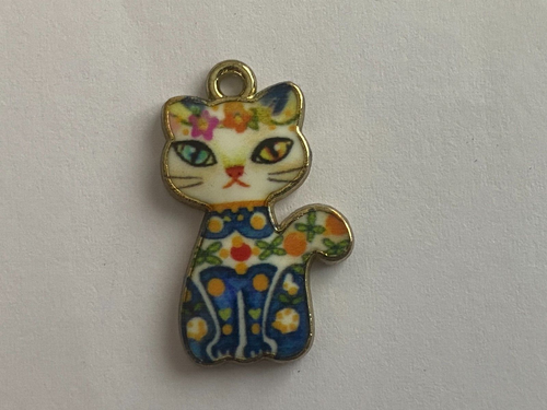 8 x  Cute Cat Charms Printed Enamel Kitten Charms Animal Pet Charms Jewellery - Picture 5 of 9