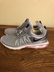 nike shox gravity silver