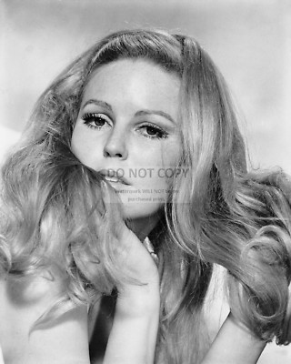 ACTRESS VERONICA CARLSON - 8X10 PUBLICITY PHOTO (BT275)