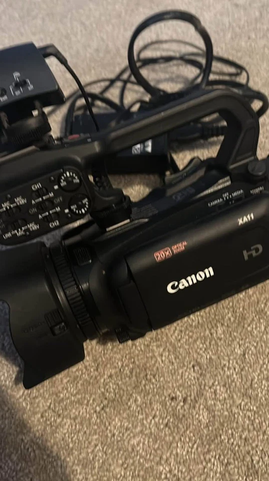Videocámara profesional Canon 2218C002 XA11 Foto 2 de 3