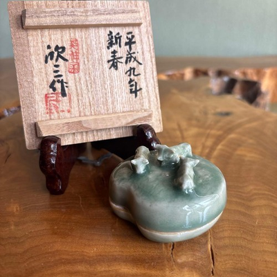 #ad Japanese Kinzo Okamoto Tenjin Ware Celadon Incense Container Kogo Ox w Tomobako $279.99