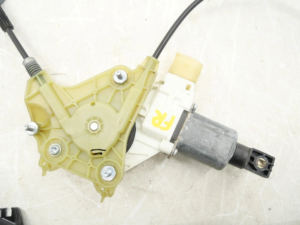 Motor regulador ventana puerta pasajero delantero derecho usado BMW M3 E92 2008-2013 OEM Foto 3 de 4