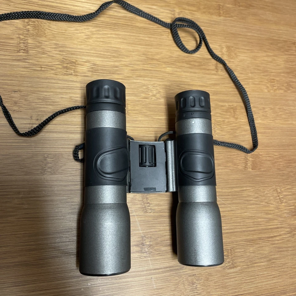 MEADE 8 X 32 TRAVELVIEW Roof Prism Binoculars 311 ft /1000 yds Case Neck Strap - Image 3 of 4