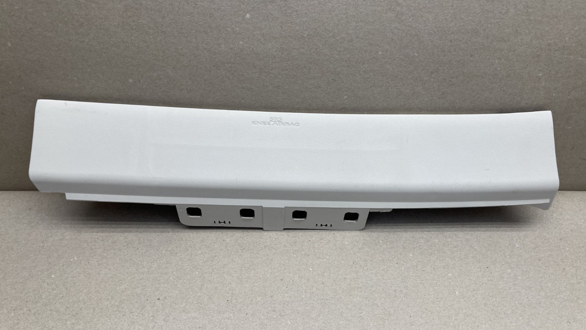 10-15 LEXUS IS250C IS350C RIGHT PASSENGER KNEE PANEL COVER OEM 73990-53020 A2