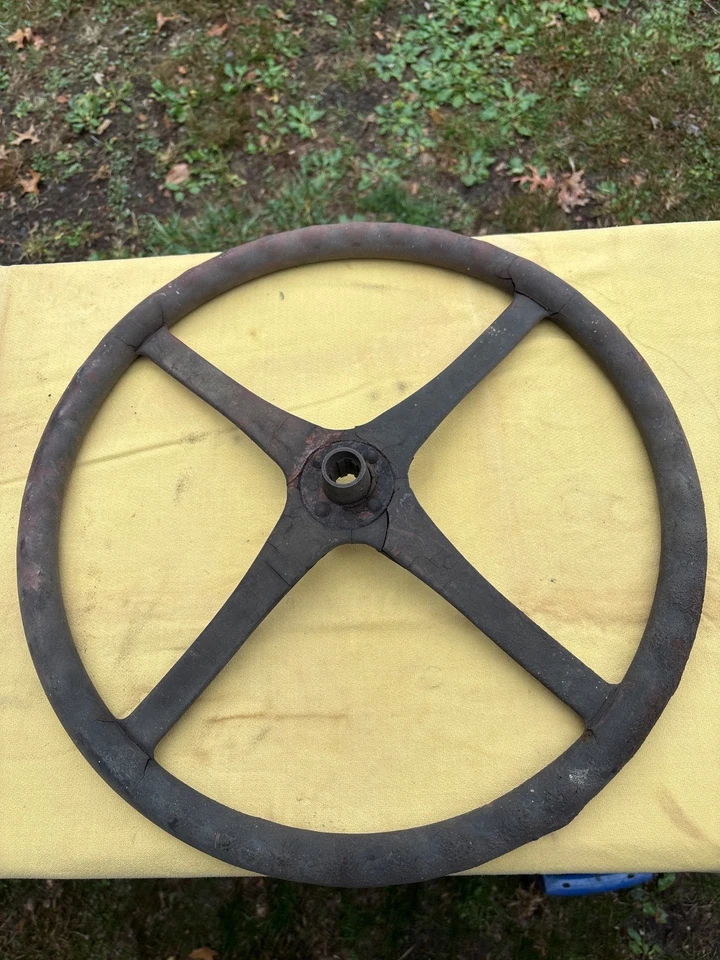 "Antiguo volante de goma Ford modelo T 17,5"" 4 radios metal" Foto 2 de 4
