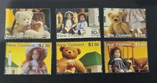 N. Zealand 2000 Dolls And Bears set MUH I8