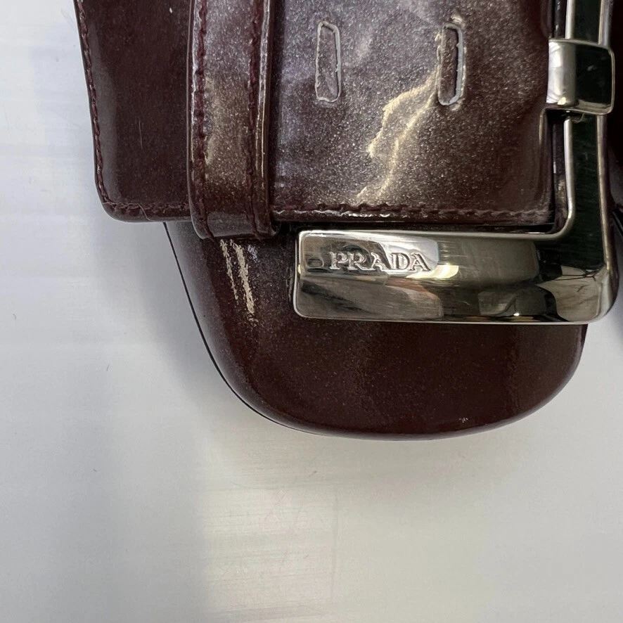 Prada Pump Mujer 7.5 Cuero Charol Italia Hebilla Tacón Cuadrado Brillante Ombre Core Go Foto 4 de 4