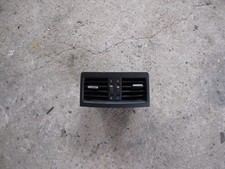 BMW 3er E90 E91 LCI Frischluftgrill Fondraum Mittelkonsole hinten 7210639