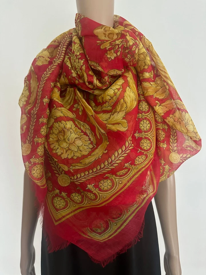 VERSACE – stola Barocco 132cm x 132cm, con piccole frange, 85% modal e 15% seta - Imagen 3 de 4