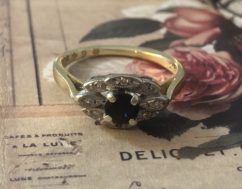 Anillo vintage de racimo de zafiro y diamantes de oro amarillo y blanco de 18 quilates talla L - Imagen 2 de 10