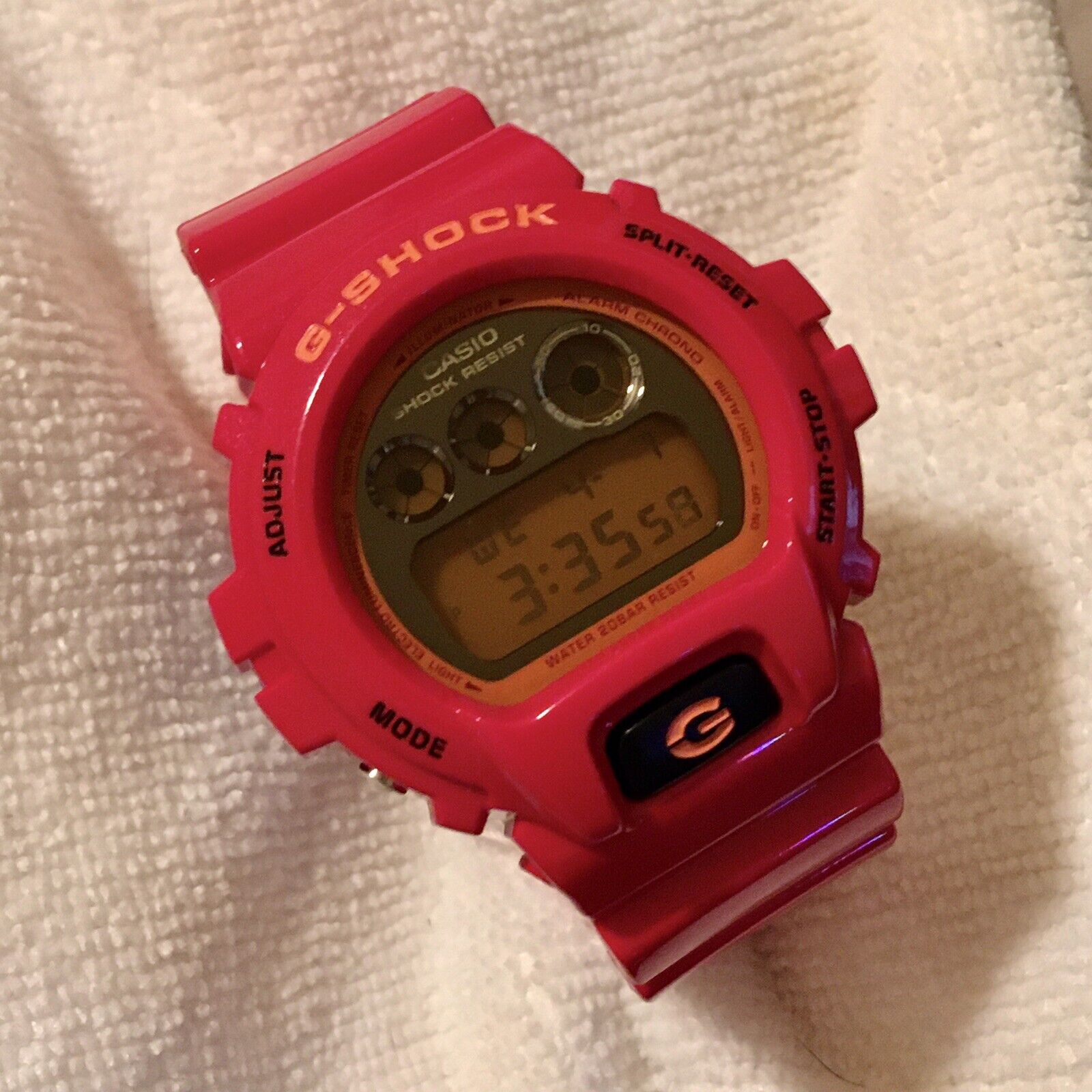 Casio G-Shock DW-6900CB-4. Red & Orange. Digital Watch 