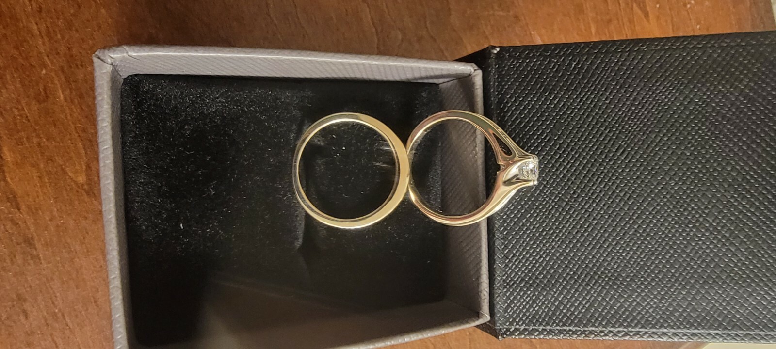 14k white gold wedding ring set. Appraisal included. Gem