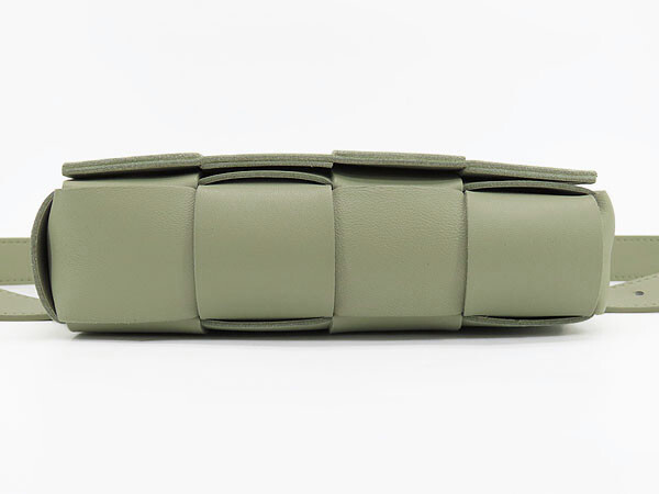 Bottega Veneta maxi intrecciato cassette beltbag light khaki