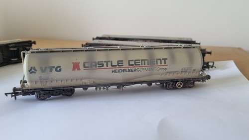 Bachmann 38-201 and 38-201A JPA Bogie Cement Wagon VTG , Castle Cement Weathered - Picture 5 of 6