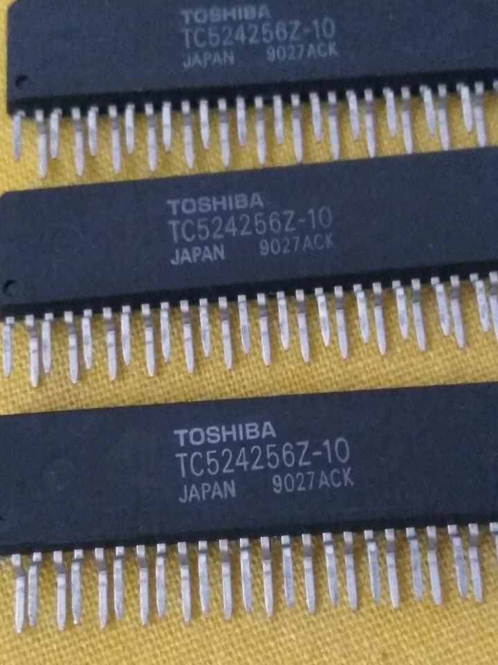 4x TC524256Z-10 TOSHIBA/NEC ZIP Package 1M CMOS multiport DRAM -512 wordsx4 bits - Image 2 of 4