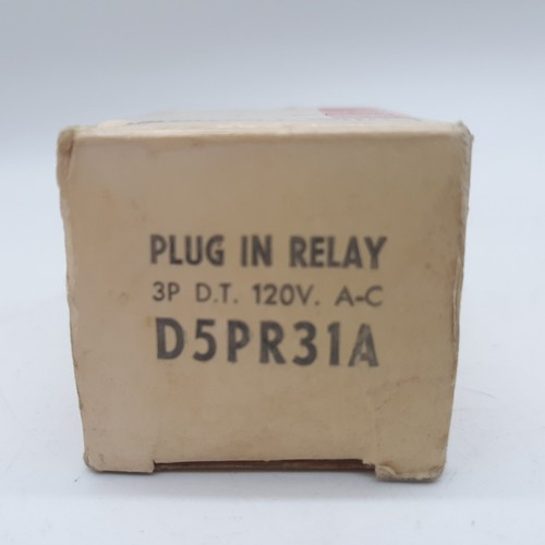 Relé Eaton Cutler-Hammer D5PR31A 120V - Imagen 2 de 4