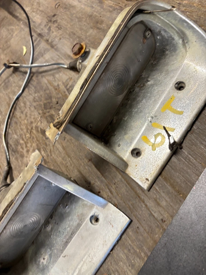 Ford Thunderbird 1961 1962 61 62 63 parachoques delantero intermitentes forma rugosa Foto 4 de 4