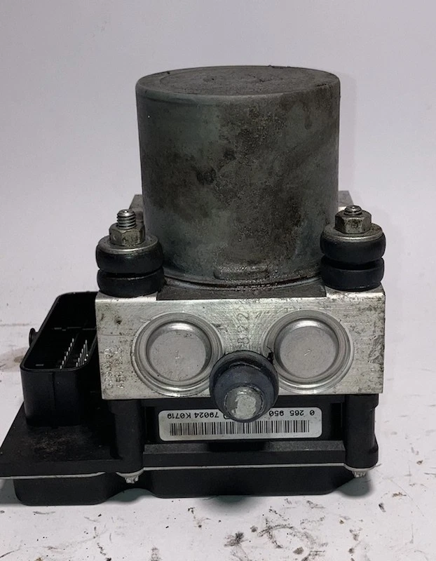 Centralina ABS 9663894080 PEUGEOT 407 SW HDi 170 bi-turbo anno 2008 - Immagine 2 di 2