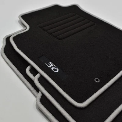 Set 4 Tapis Sol Pour Hyundai I30 PDE Depuis 2017 Logo Edition Velours Brodé GRIS - Photo 1/2
