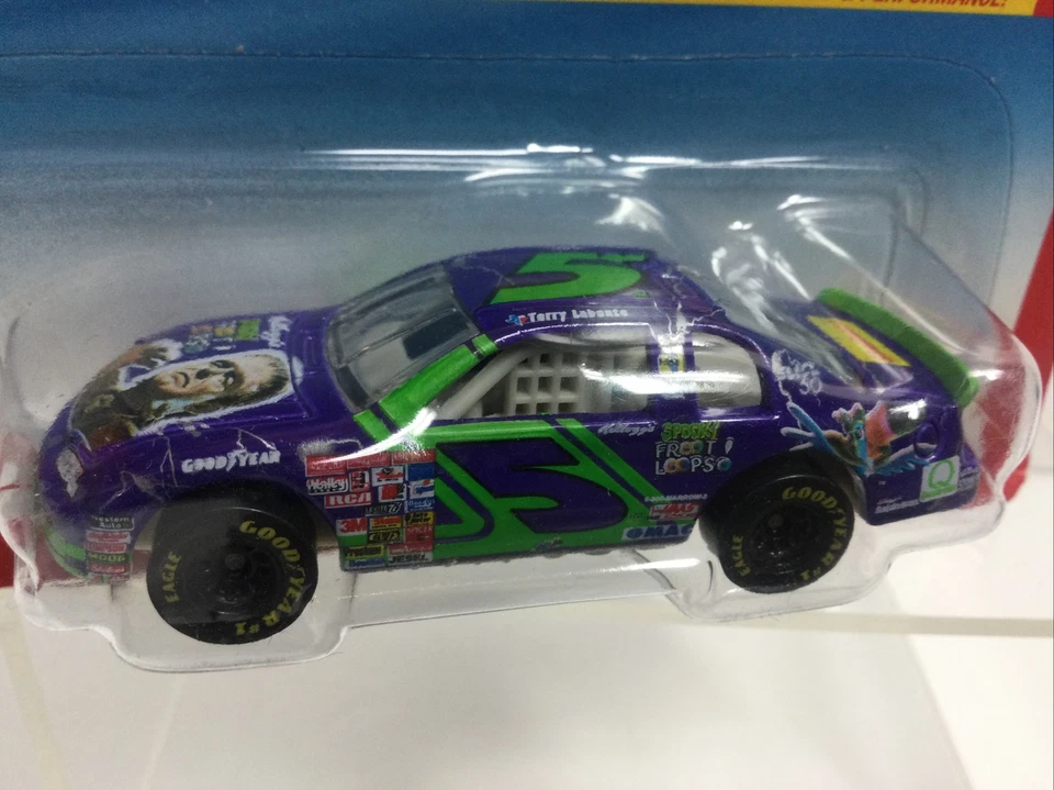 Hot Wheels 1997 Pro Racing Terry LaBonte Kellog Chevrolet Monte Carlo Goodyear - Image 4 of 4